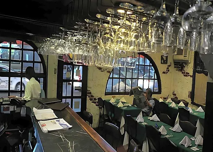 Hotel Adriatico Arms Manila